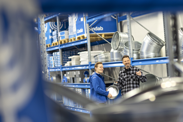 Pro shop Gothenburg Men employee customer products blurry